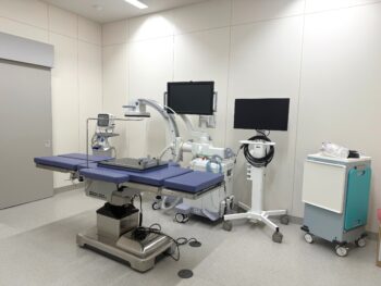 秦野市　透析クリニック　手術室